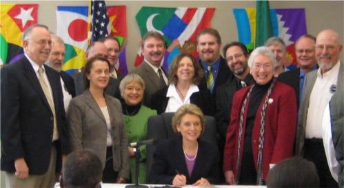 200833114504_BillSigning3Small.jpg